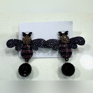 Whimsical queen bee 🐝 bejeweled fashion earrings. (brand new)